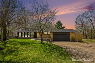 249 Thurman St, Belding, MI 48809 - Photo 5