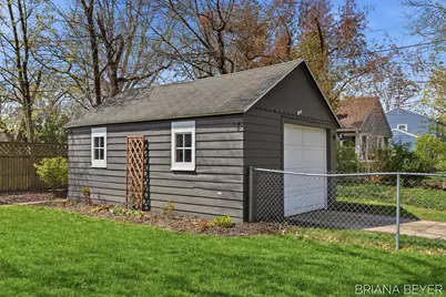 1757 Warwick Road SE, East Grand Rapids, MI 49506 - Photo 39