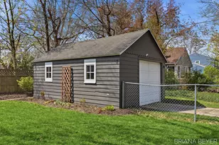 1757 Warwick Rd SE, East Grand Rapids, MI 49506 - Photo 39