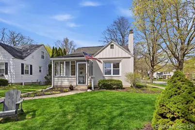 1757 Warwick Road SE, East Grand Rapids, MI 49506 - Photo 45