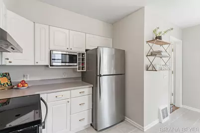 1757 Warwick Road SE, East Grand Rapids, MI 49506 - Photo 17