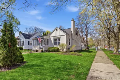 1757 Warwick Road SE, East Grand Rapids, MI 49506 - Photo 47