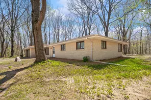 4796 Naomi Ln, Saint Joseph, MI 49085 - Photo 11