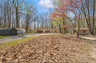 4796 Naomi Ln, Saint Joseph, MI 49085 - Photo 5