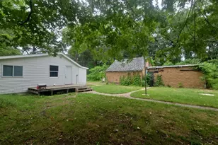 2032 S Mill Iron Rd, Muskegon, MI 49442 - Photo 11
