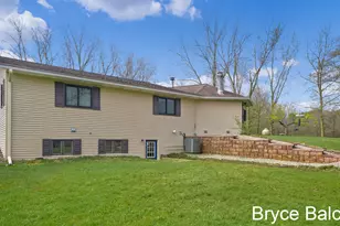 9901 Eastern Ave SE, Byron Center, MI 49315 - Photo 33
