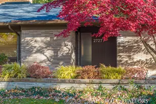 2727 Cascade Rd SE, Grand Rapids, MI 49506 - Photo 9