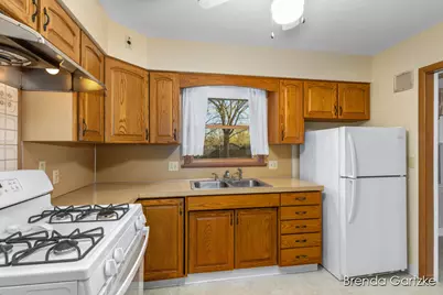 1880 Lynne Lane NW, Grand Rapids, MI 49504 - Photo 13