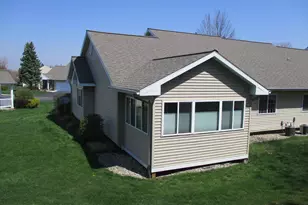 1096 Fountain View Cir, Holland, MI 49423 - Photo 15