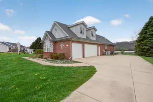 8334 Irish Mist, Onsted, MI 49265 - Photo 9