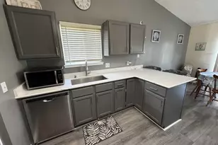 1206 Comstock Dr, Marshall, MI 49068 - Photo 9