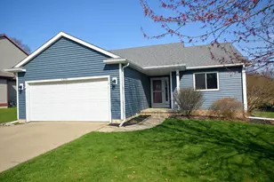 1206 Comstock Dr, Marshall, MI 49068 - Photo 1