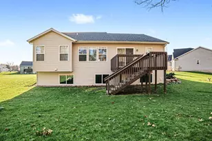 2041 Juniper Cir, Muskegon, MI 49445 - Photo 13