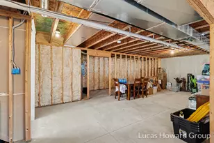 1249 S Village Cir, Kalamazoo, MI 49009 - Photo 27