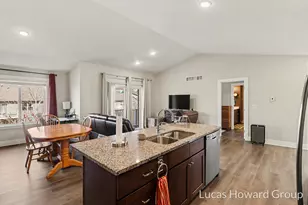 1249 S Village Cir, Kalamazoo, MI 49009 - Photo 7
