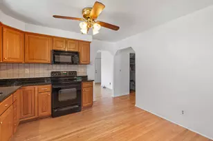 1047 Arthur Dr, Troy, MI 48083 - Photo 7