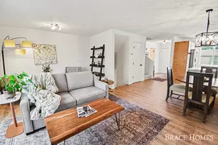 956 Ada Pl Dr SE, Grand Rapids, MI 49546 - Photo 5