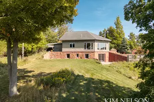 925 S Lake St, Whitehall, MI 49461 - Photo 5