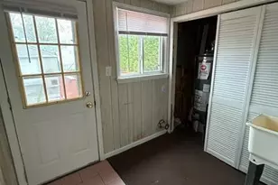 24235 Lexington Ave, Eastpointe, MI 48021 - Photo 7