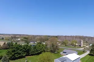 1535 W Kinley Rd, Saint Johns, MI 48879 - Photo 5