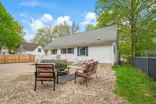 108 N Cayuga St, Buchanan, MI 49107 - Photo 47