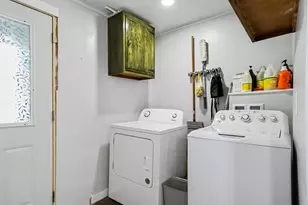 136 S Hemlock St, Evart, MI 49631 - Photo 11