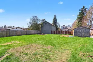 136 S Hemlock St, Evart, MI 49631 - Photo 23