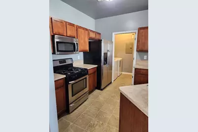 23668 Northstone Village Drive, Taylor, MI 48180 - Photo 9