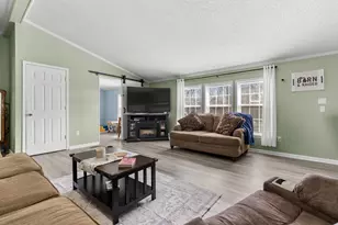 104 Seneca St, Decatur, MI 49045 - Photo 5