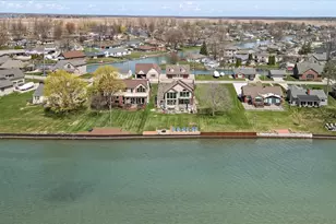8115 Colony Dr, Algonac, MI 48001 - Photo 9