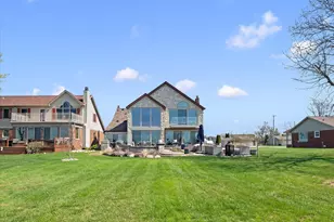 8115 Colony Dr, Algonac, MI 48001 - Photo 3