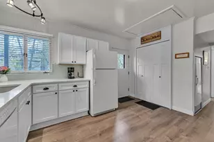 803 Barton Dr, Ann Arbor, MI 48105 - Photo 13