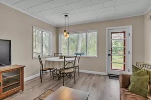803 Barton Dr, Ann Arbor, MI 48105 - Photo 9