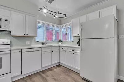 803 Barton Drive, Ann Arbor, MI 48105 - Photo 17