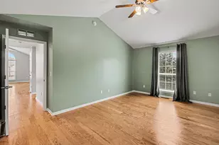 30210 Chesapeake Cir, Commerce Township, MI 48390 - Photo 15