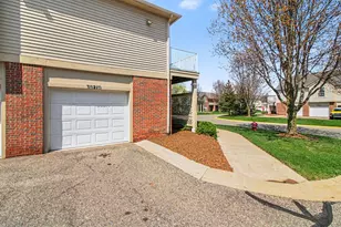 30210 Chesapeake Cir, Commerce Township, MI 48390 - Photo 25