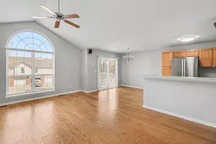 30210 Chesapeake Cir, Commerce Township, MI 48390 - Photo 5