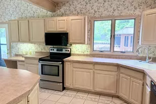 1903 Kibby Rd, Jackson, MI 49203 - Photo 3