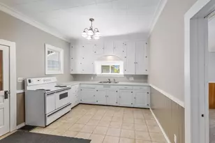 315 E Coffren Ave, Greenville, MI 48838 - Photo 9