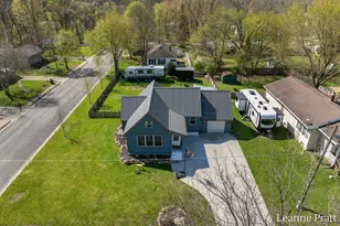636 E Colfax St, Hastings, MI 49058 - Photo 7