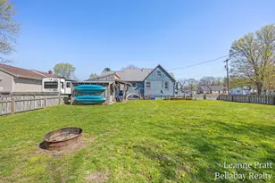 636 E Colfax St, Hastings, MI 49058 - Photo 5