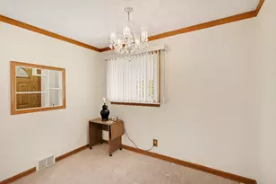 3223 Timber Dr, Lansing, MI 48917 - Photo 9