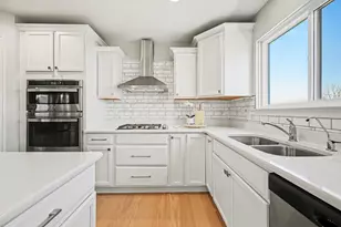 7835 Biscayne Way, Saline, MI 48176 - Photo 9