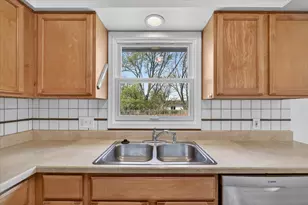 210 Chanticleer Trail, Lansing, MI 48917 - Photo 17