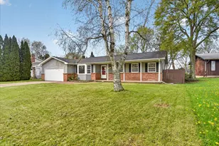 210 Chanticleer Trail, Lansing, MI 48917 - Photo 3