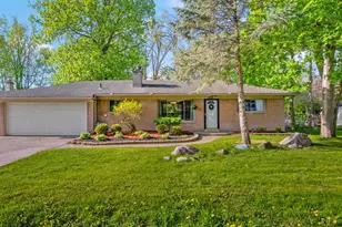 950 Gallaland Ave, Rochester Hills, MI 48307 - Photo 3
