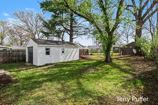 58 Lamora Ave, Battle Creek, MI 49037 - Photo 15