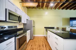 86 Washington St, Manistee, MI 49660 - Photo 5