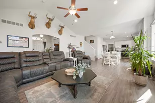 5785 Layton Rd, Fowlerville, MI 48836 - Photo 23