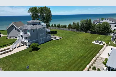 7251 Lakeview Avenue, South Haven, MI 49090 - Photo 1